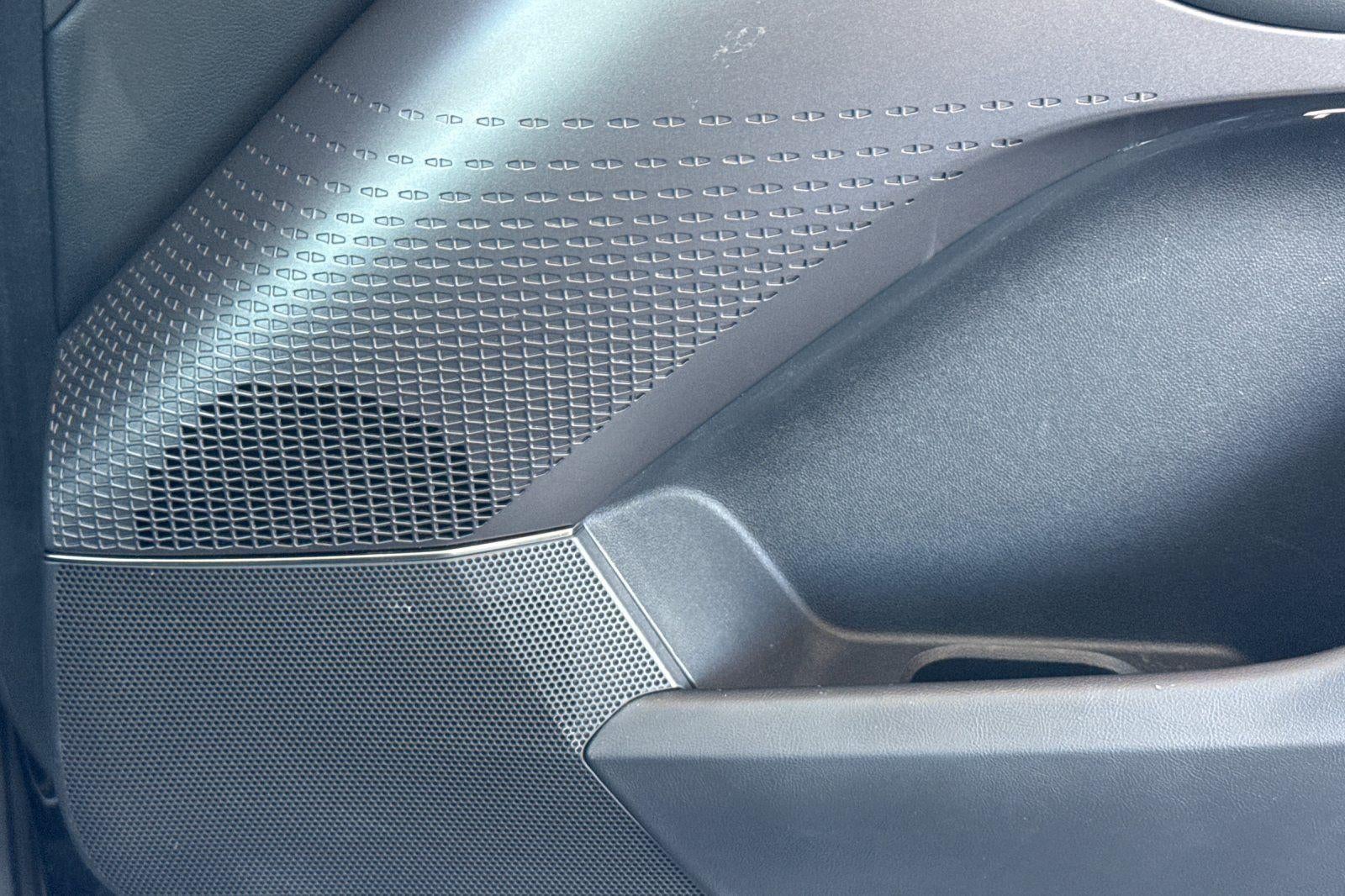 2024 Cadillac LYRIQ Luxury 1