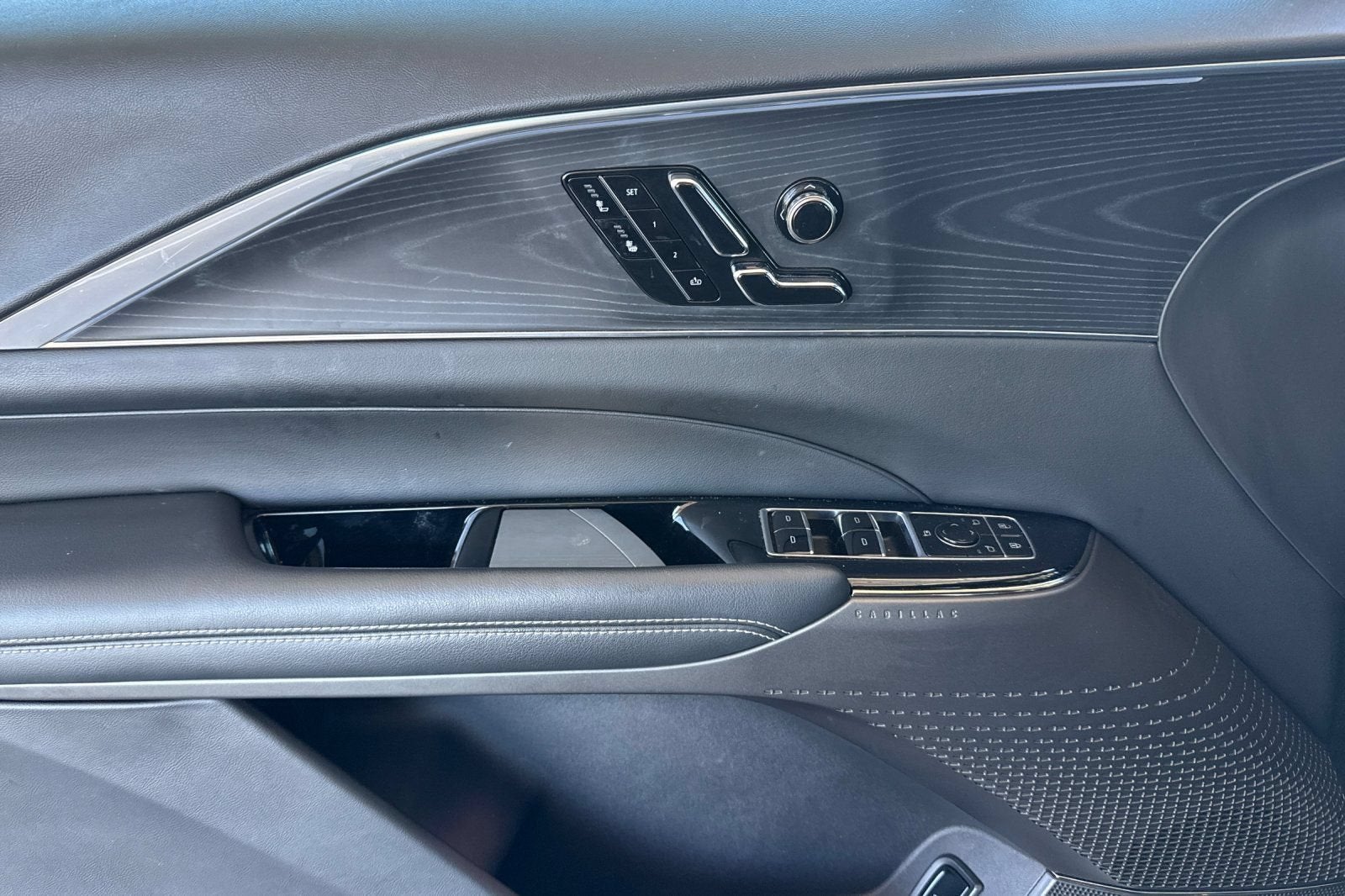 2024 Cadillac LYRIQ Sport 1