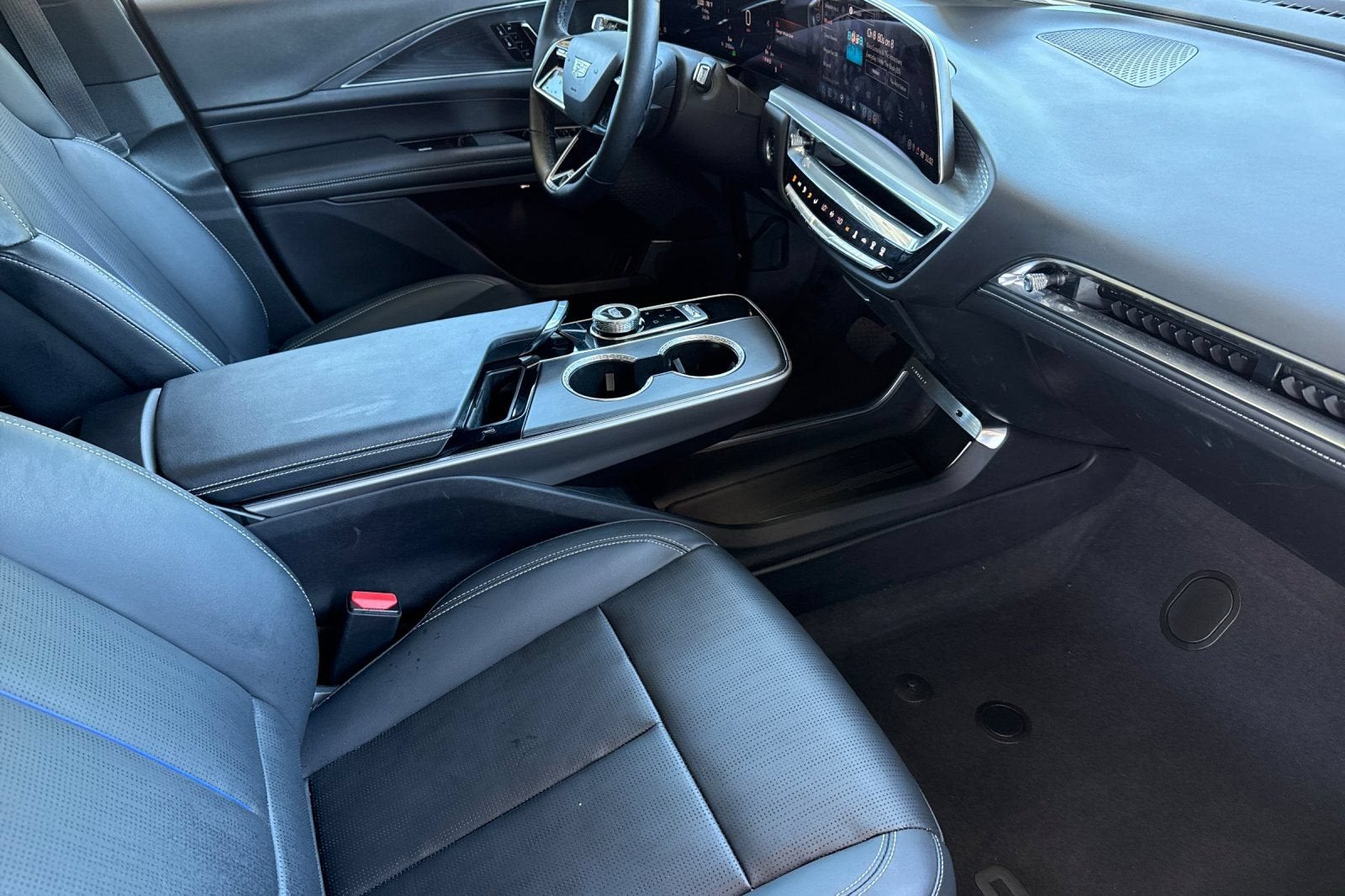 2024 Cadillac LYRIQ Sport 1
