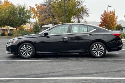 2023 Nissan Altima SV FWD