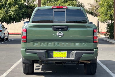2022 Nissan Frontier Crew Cab SV 4x2