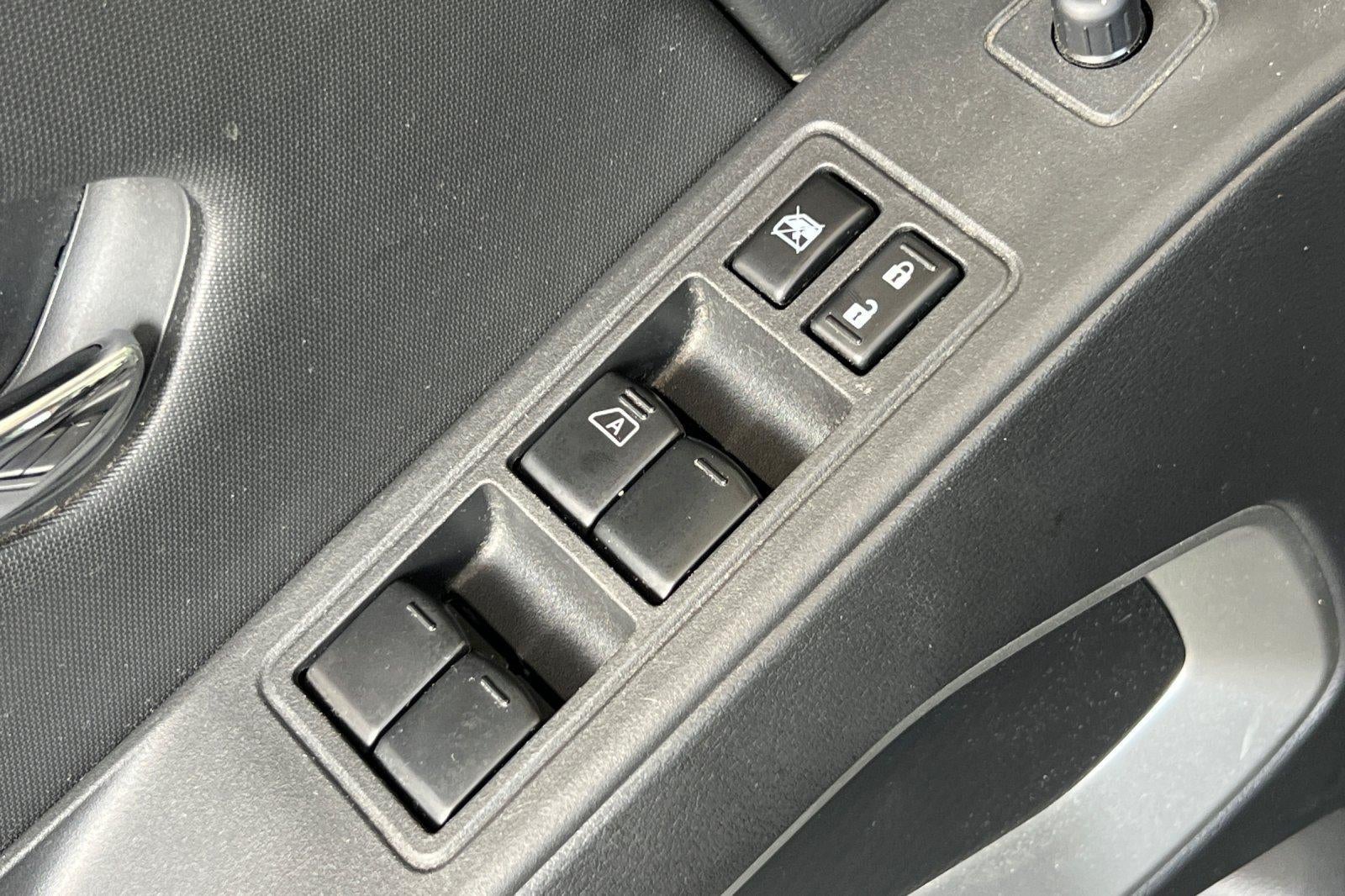 2022 Nissan Frontier Crew Cab SV 4x2