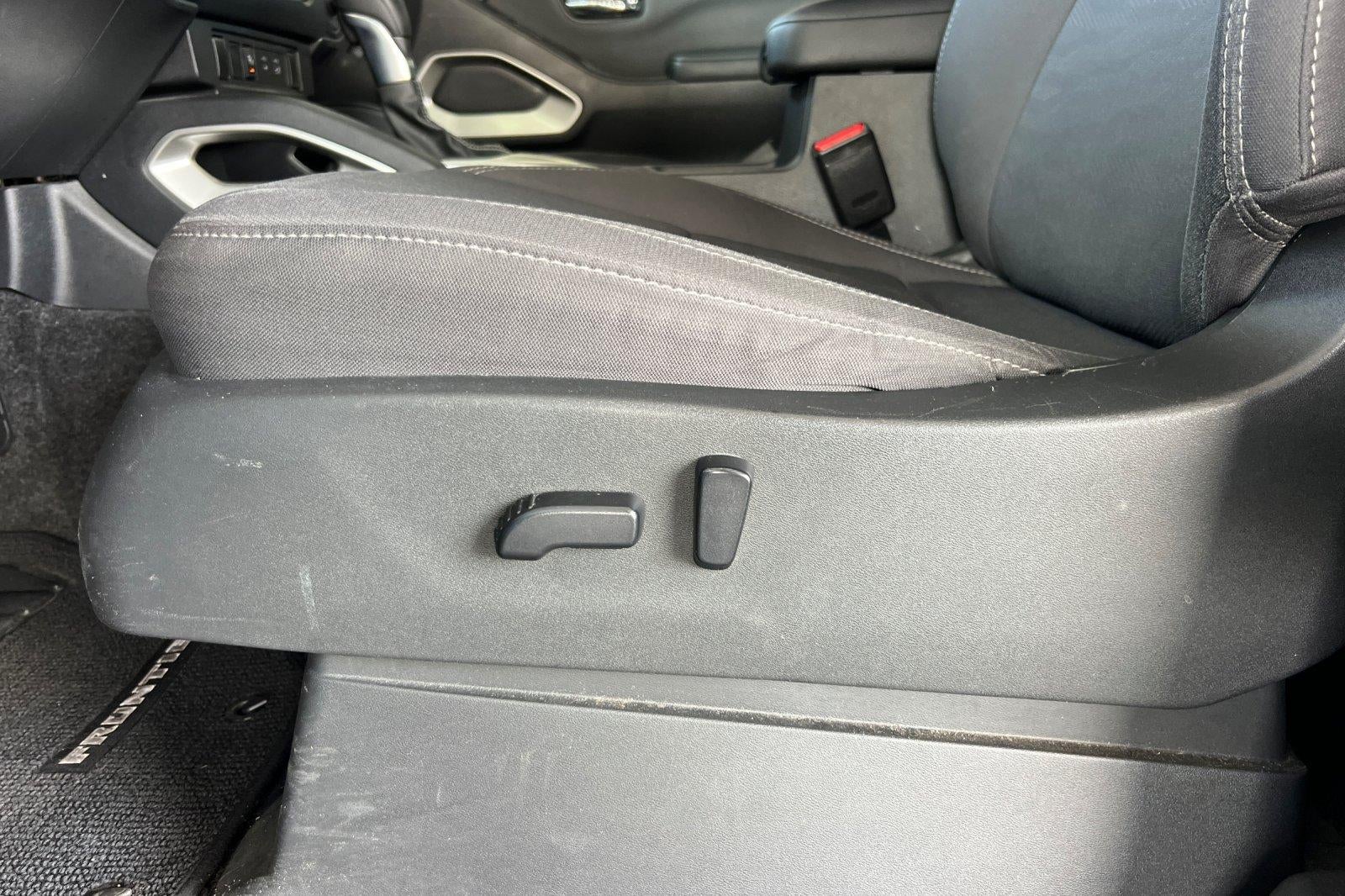 2022 Nissan Frontier Crew Cab SV 4x2