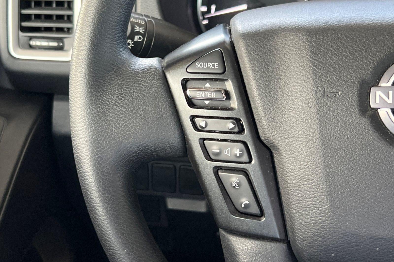 2022 Nissan Frontier Crew Cab SV 4x2