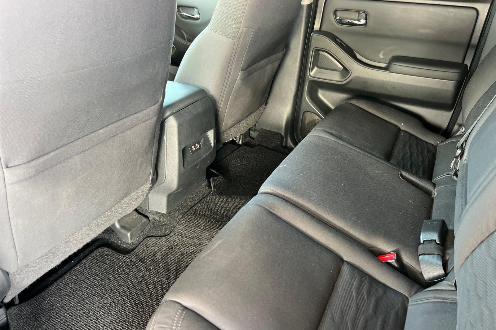 2022 Nissan Frontier Crew Cab SV 4x2