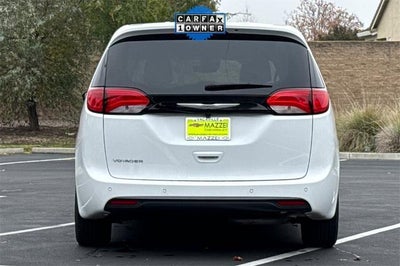 2025 Chrysler Voyager LX