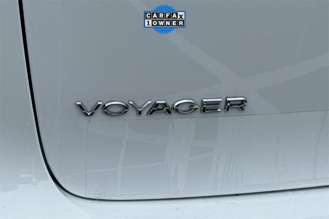 2025 Chrysler Voyager LX