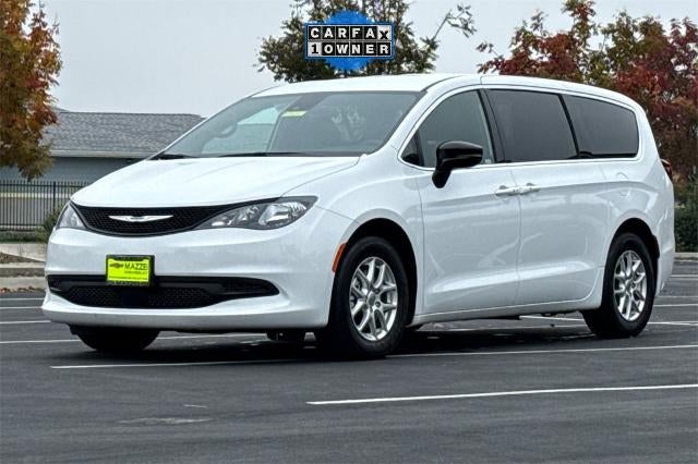 2025 Chrysler Voyager LX