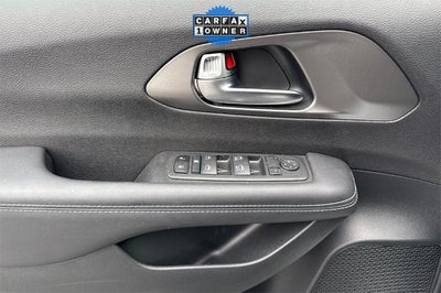 2025 Chrysler Voyager LX