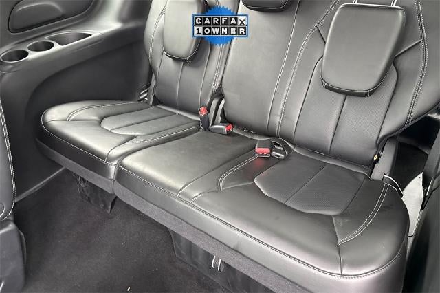 2025 Chrysler Voyager LX