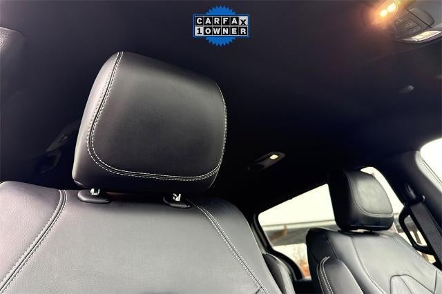 2025 Chrysler Voyager LX