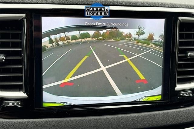 2025 Chrysler Voyager LX