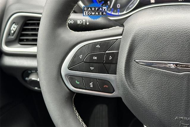 2025 Chrysler Voyager LX