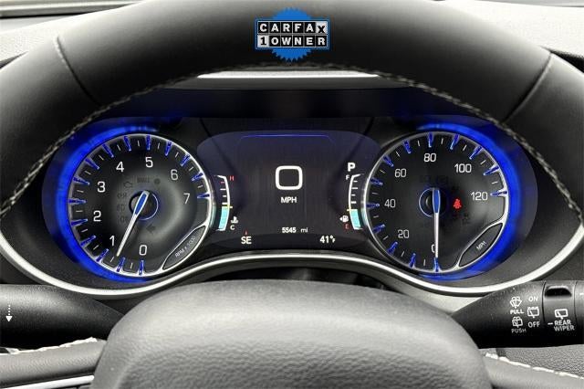 2025 Chrysler Voyager LX