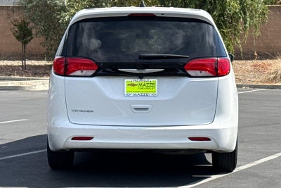 2022 Chrysler Voyager LX