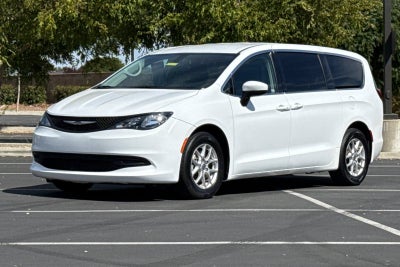 2022 Chrysler Voyager LX