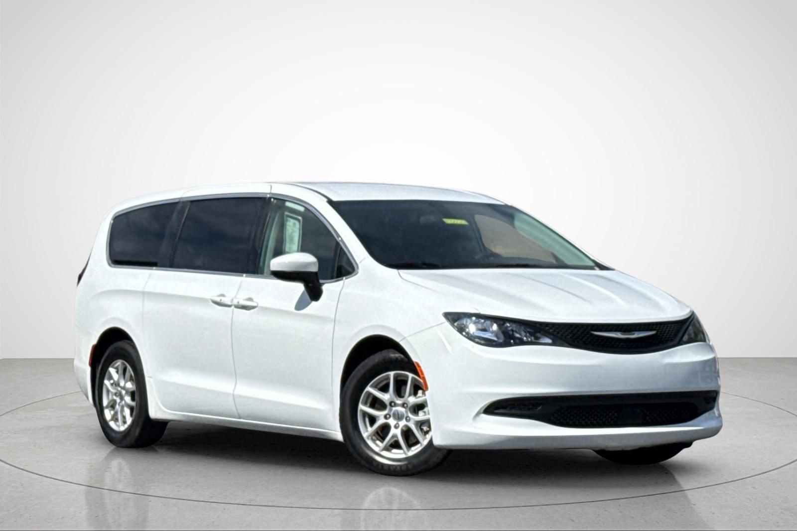 2022 Chrysler Voyager LX