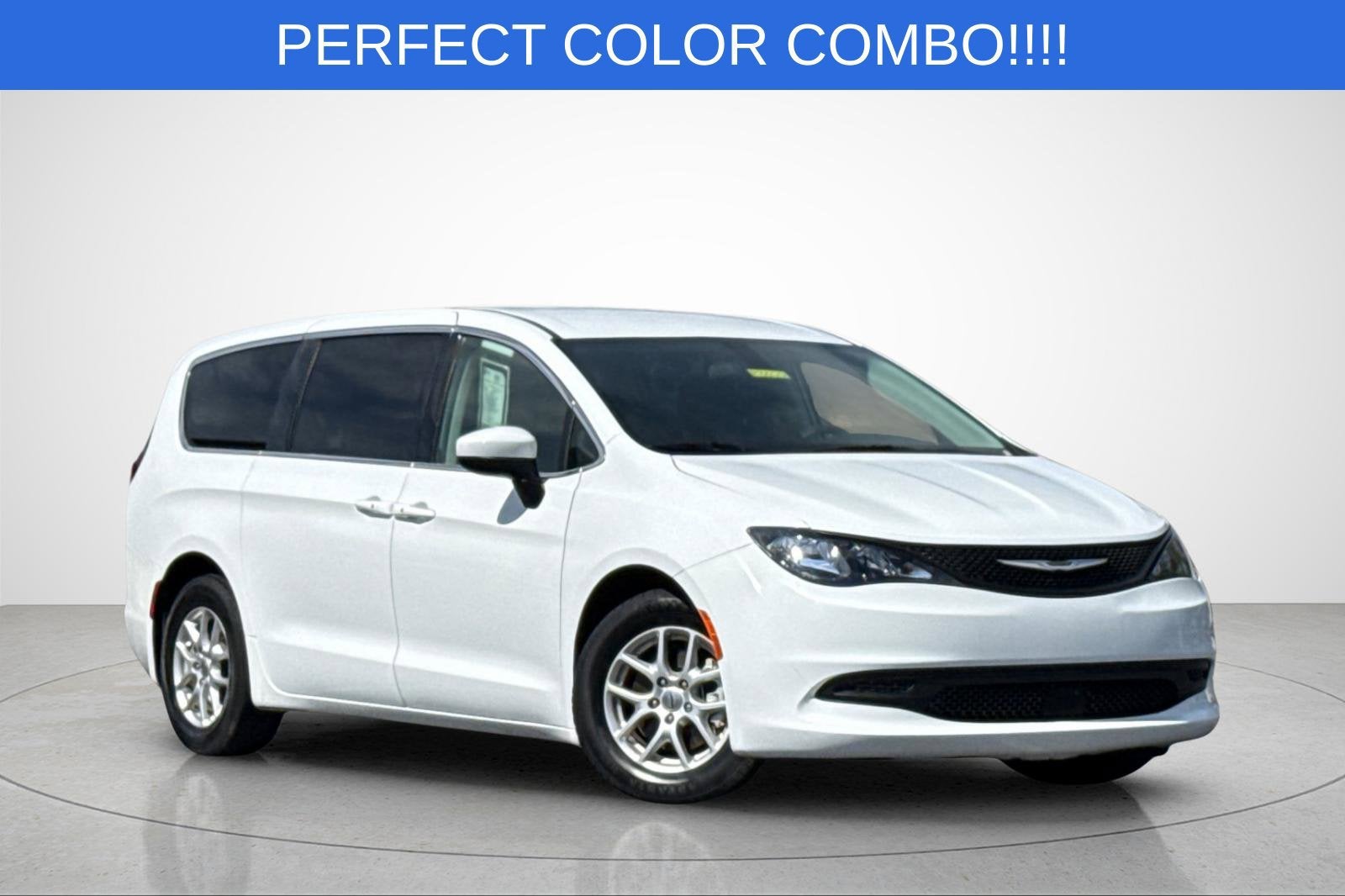 2022 Chrysler Voyager LX