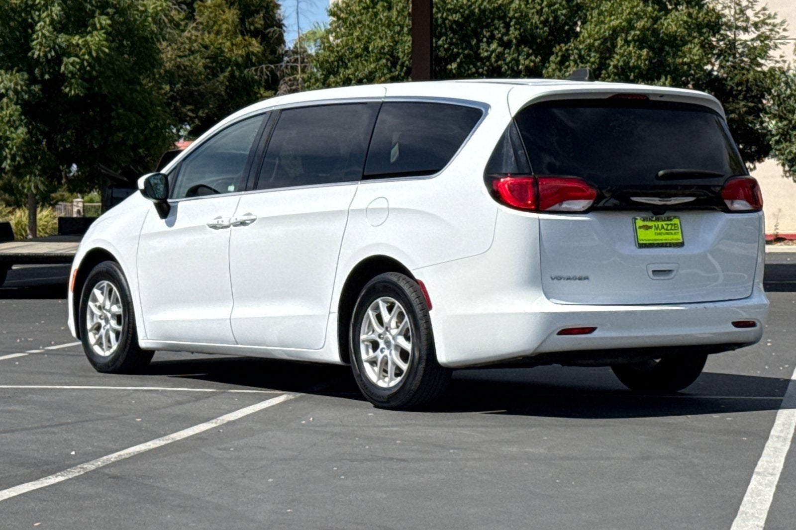 2022 Chrysler Voyager LX