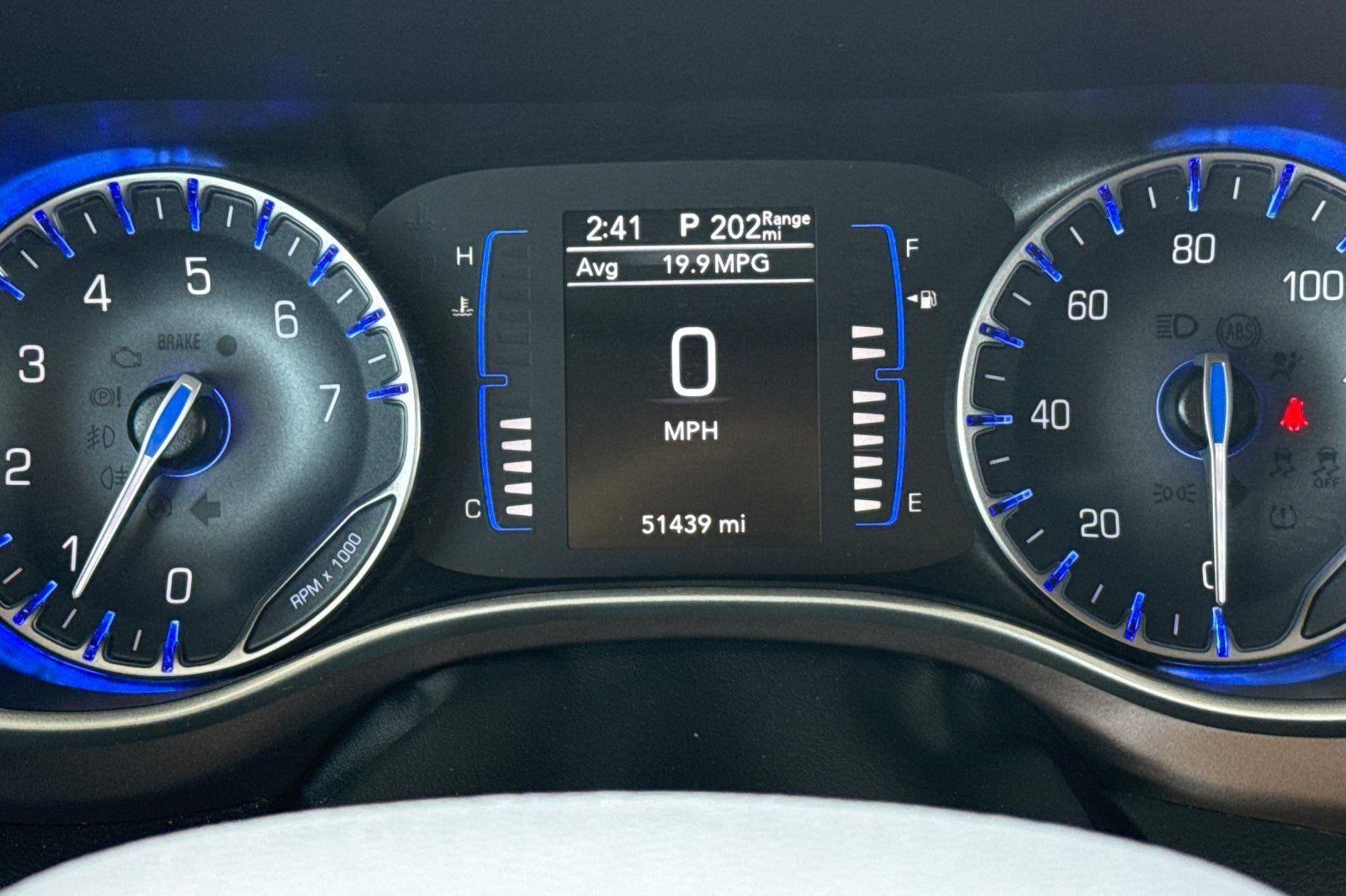 2022 Chrysler Voyager LX