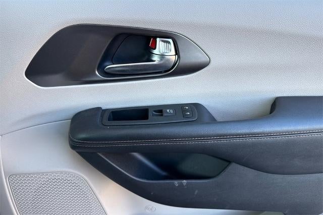 2020 Chrysler Pacifica Touring