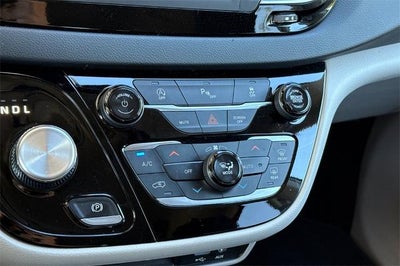 2020 Chrysler Pacifica Touring