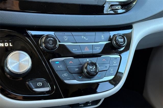 2020 Chrysler Pacifica Touring