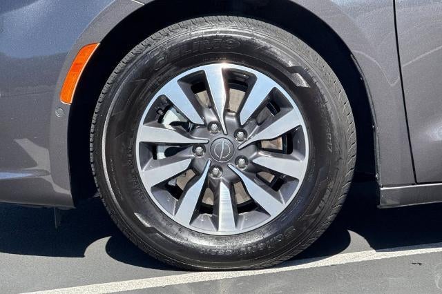 2022 Chrysler Pacifica Hybrid Touring L