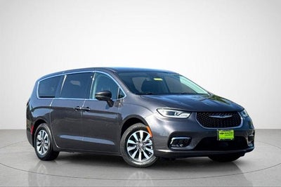 2022 Chrysler Pacifica Hybrid Touring L