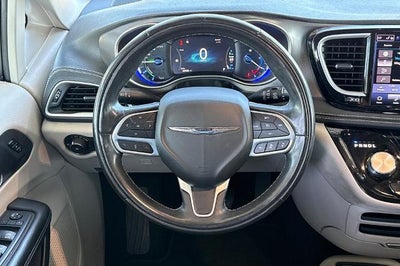 2022 Chrysler Pacifica Hybrid Touring L