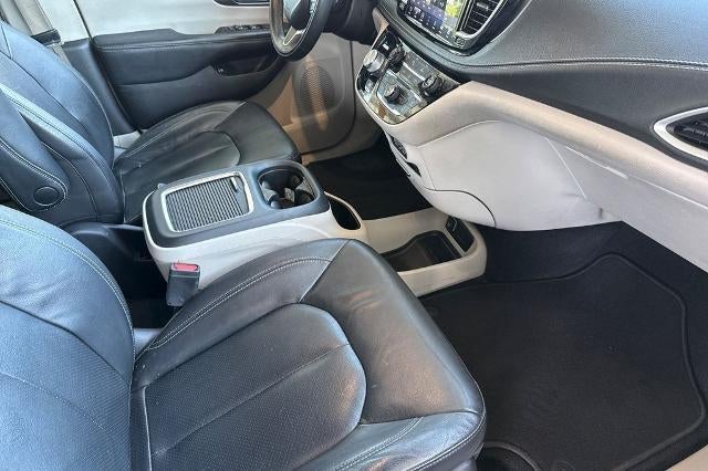 2022 Chrysler Pacifica Hybrid Touring L