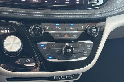 2022 Chrysler Pacifica Hybrid Touring L