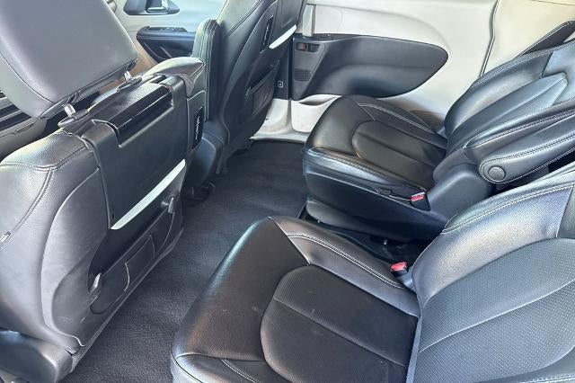 2022 Chrysler Pacifica Hybrid Touring L