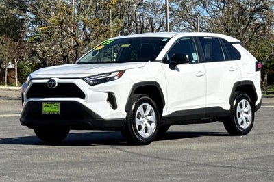 2025 Toyota RAV4 LE
