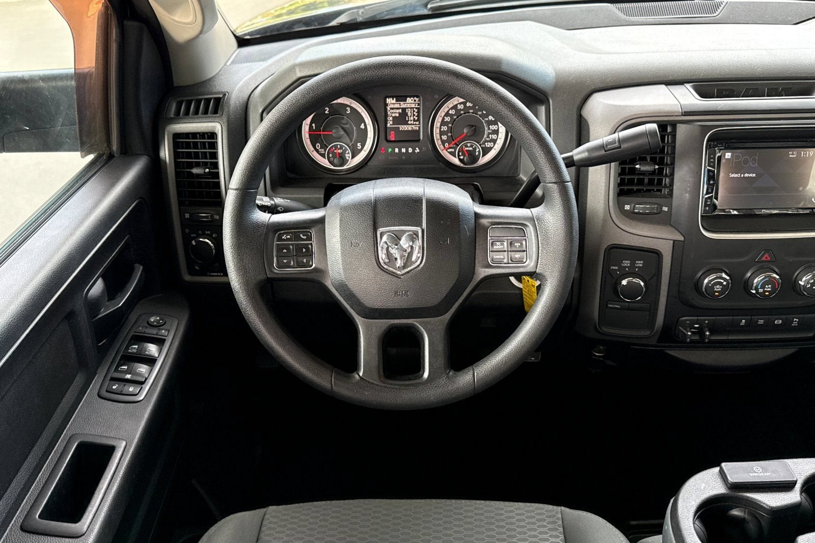 2017 RAM 2500 Tradesman Crew Cab 4x4 6'4" Box