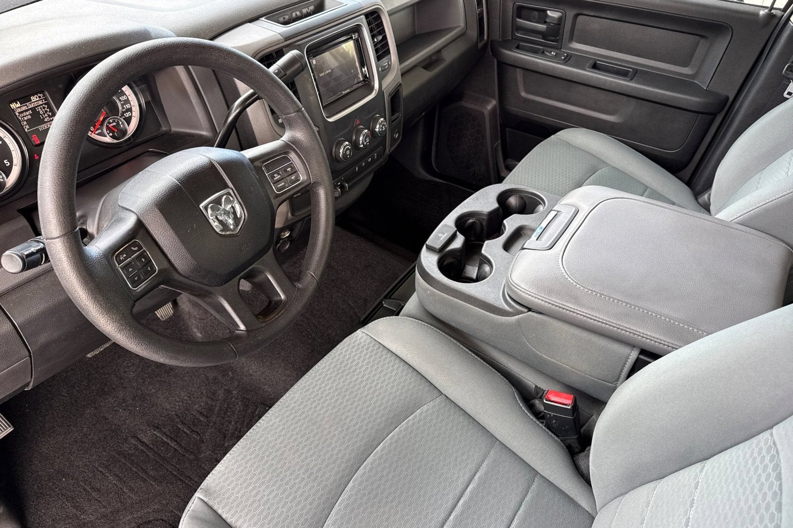 2017 RAM 2500 Tradesman Crew Cab 4x4 6'4" Box