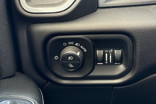 2022 RAM 2500 Laramie Crew Cab 4x4 6'4" Box