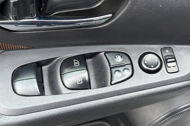 2024 Nissan Kicks SR Xtronic CVT