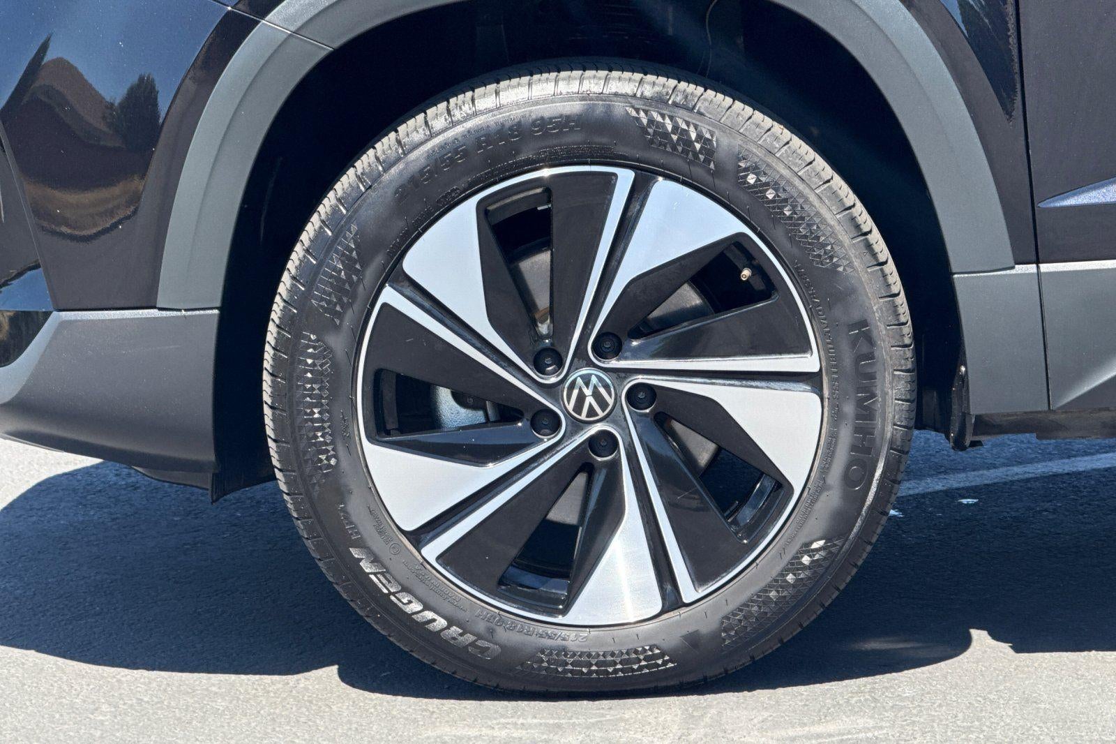 2025 Volkswagen Taos SE