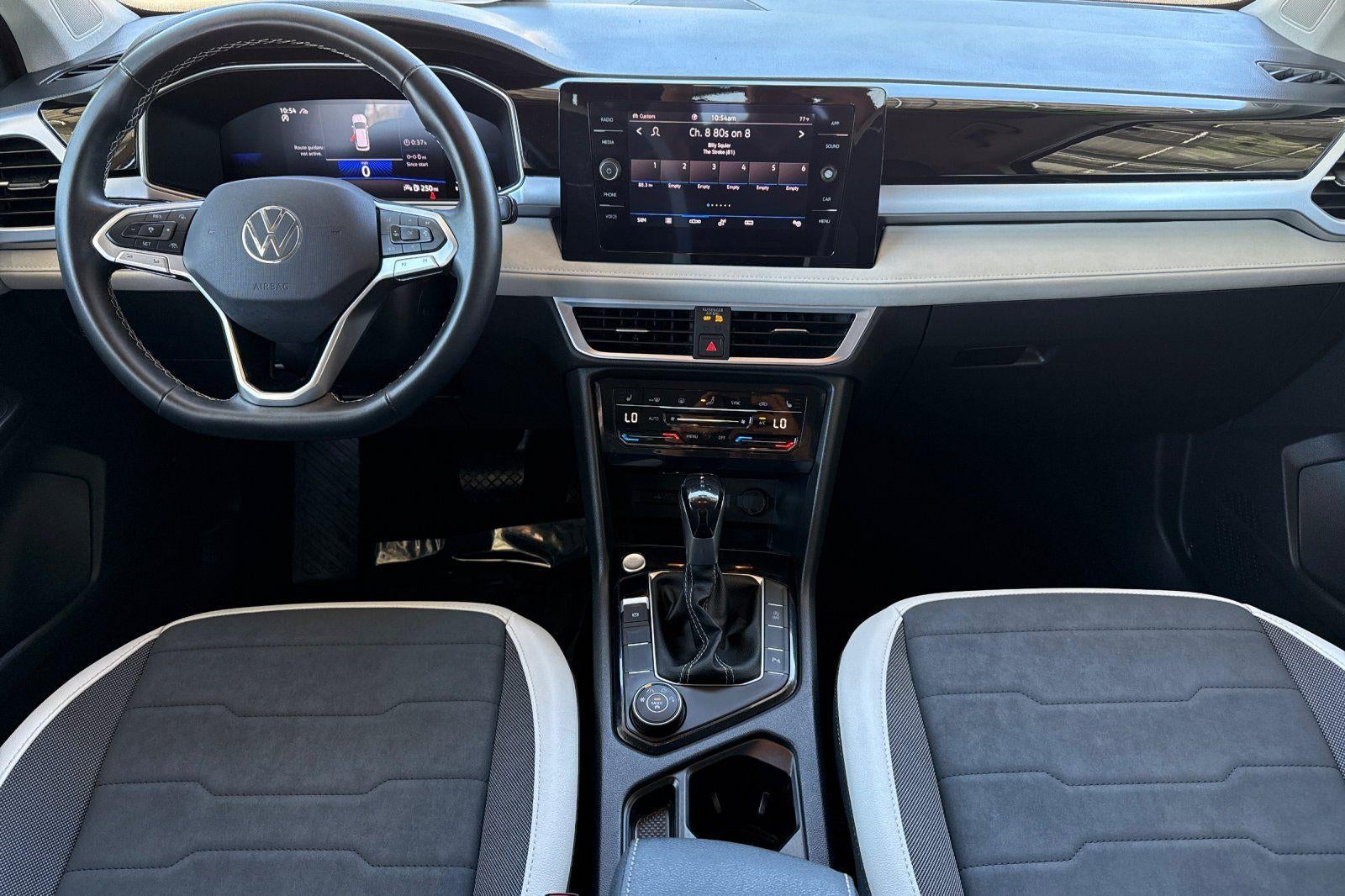 2025 Volkswagen Taos SE