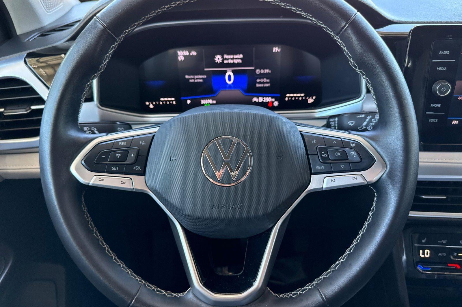 2025 Volkswagen Taos SE