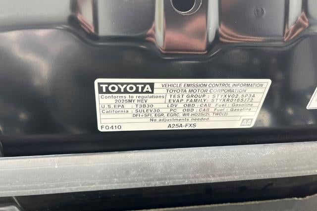 2025 Toyota Camry SE