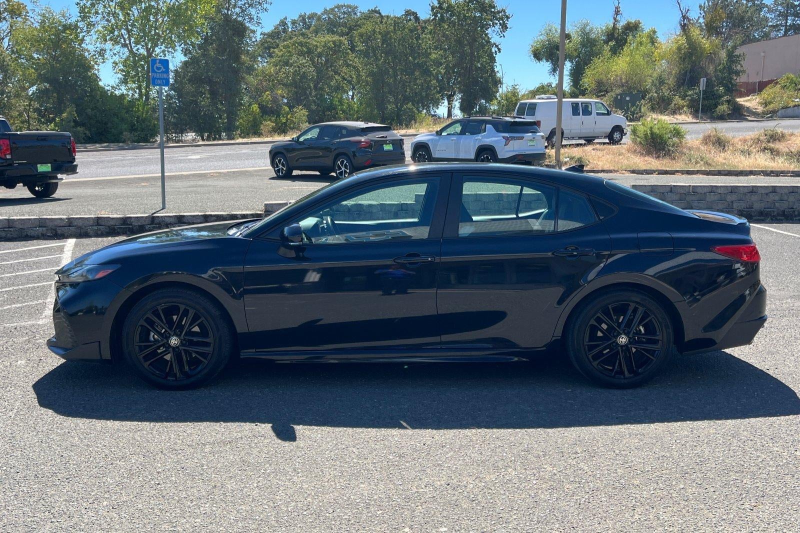 2025 Toyota Camry SE
