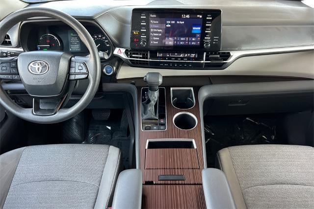 2024 Toyota Sienna LE