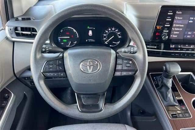 2024 Toyota Sienna LE