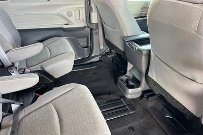 2024 Toyota Sienna LE