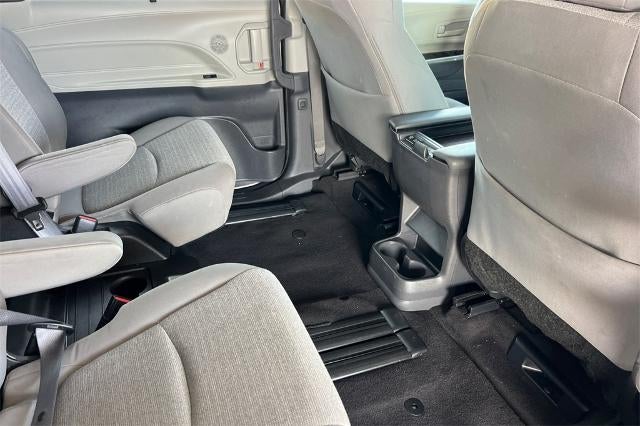 2024 Toyota Sienna LE