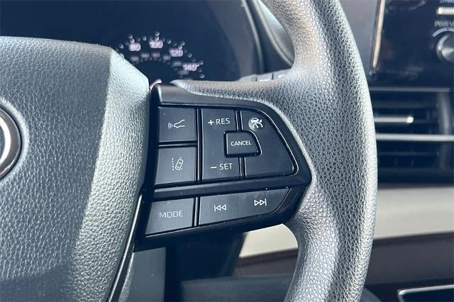 2024 Toyota Sienna LE