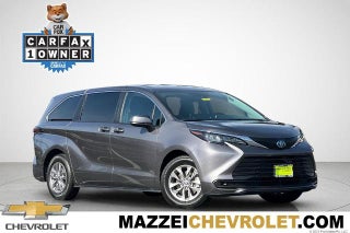 2024 Toyota Sienna LE