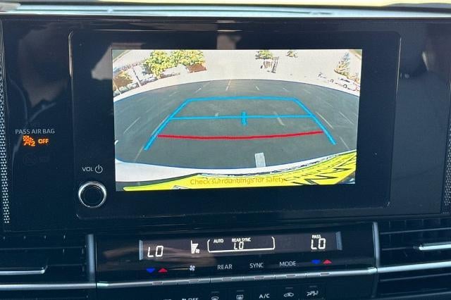 2025 Toyota Sienna LE